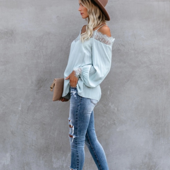 BASJA Off Shoulder Lace Blouse - Picture 5 of 8